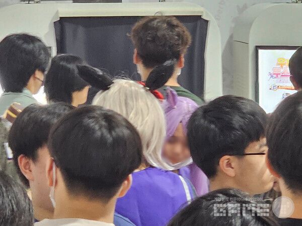 곳곳에서 보이는 우마무스메 코스플레이어