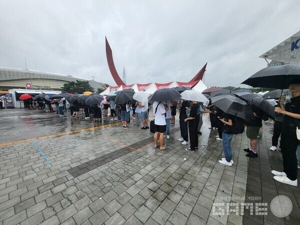 사실 닐루 에디션 때문에... 일찍왔어요.... 근데 못 얻었어요... / 게임와이 촬영