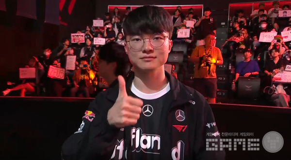 간만에 환환 웃음을 보인 페이커 /네이버e스포츠