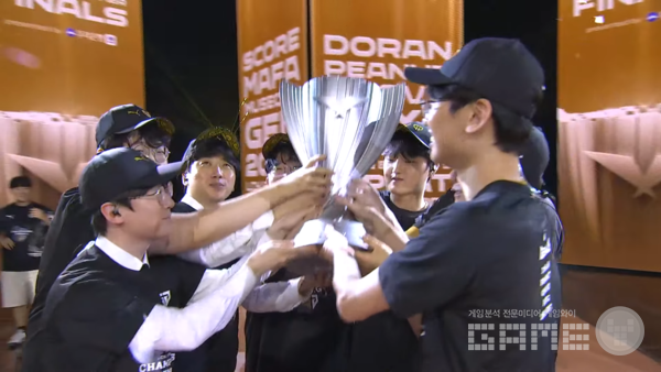 젠지의 팀원들은 모두 새로운 커리어를 하나씩 획득하는데 성공했다&nbsp;/ 출처 LCK 공식 유튜브