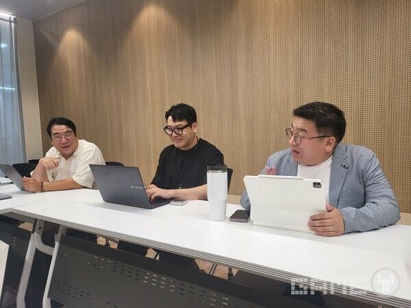 좌측부터 홍영석 본부장, 허권 PD, 정운근 PD다 / 게임와이 촬영