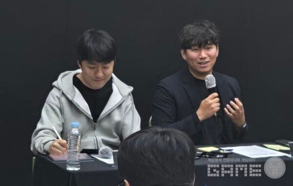 (왼쪽부터) 이준호 크리에이티브 디렉터 , 윤명진 네오플 대표 / 게임와이 촬영