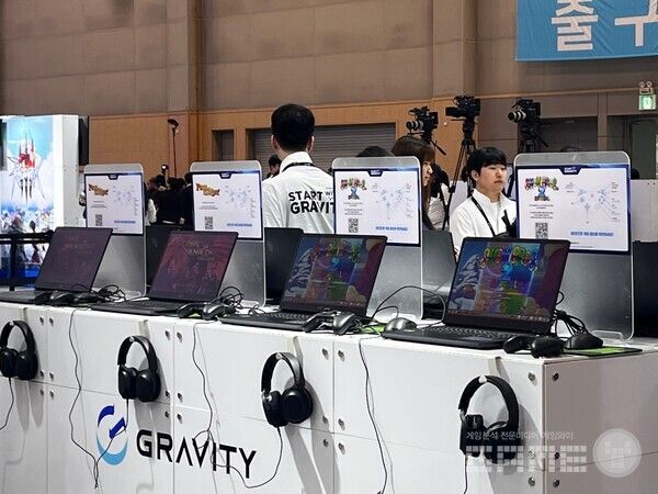 라그3가 전시된 그라비티 부스 /게임와이 촬영