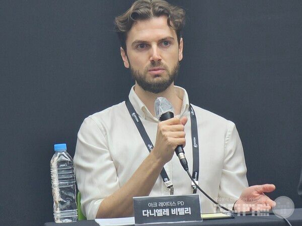 엠바크 스튜디오 스벤 그런드버그 디렉터(우)와 다니엘레 비텔리 피디 /게임와이 촬영