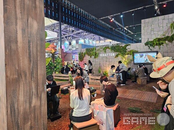 복잡한 바깥과 달리 시연은 평화스럽게...지스타 딩컴 모바일 /게임와이 촬영