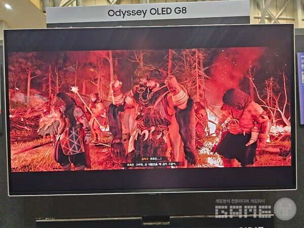 불타는 공간에서 중간 보스 및 졸개들과 싸우게 된다. 붉은사막 /게임와이 촬영