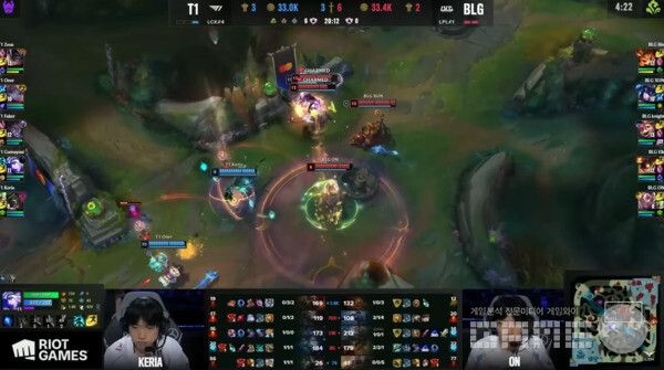 팽팽한 4세트의 구도가 페이커의 진입 한번으로 T1쪽으로 기울었다&nbsp;/ 출처 LCK 유튜브