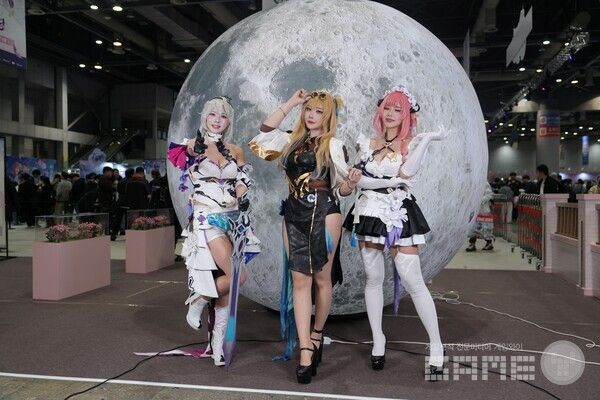 신, 구 캐릭터의 조화가 느껴진 붕괴 3rd 코스어 / 게임와이 촬영