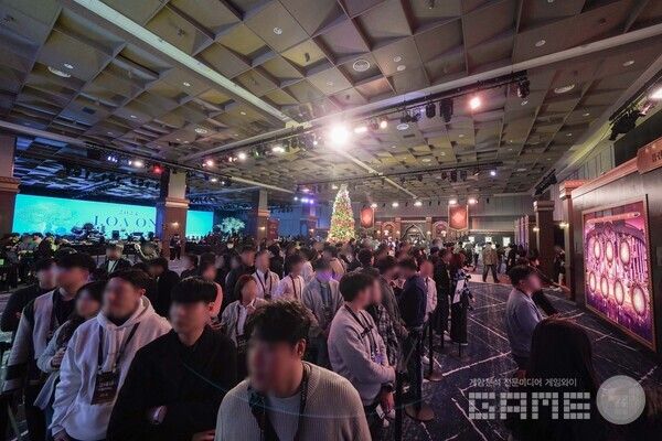 윈터 뮤지엄 / 스마일게이트