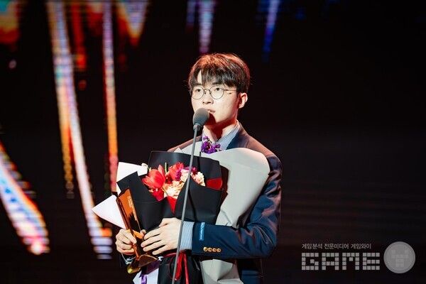 2024 LCK 어워드에서 '올해의 선수'로 선정된 '페이커' 이상혁 /LCK