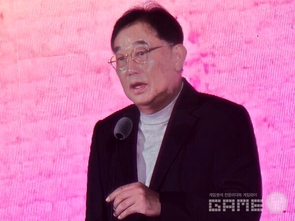 2024 게임대상에서 공로상을 수상한 김규철 게관위 위원장 / 게임와이 촬영