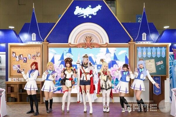  (왼쪽부터) 캐릭터 엠버, 다이앤, 호청, 힐다, 베아트리스, 나은, 미유키.&nbsp;‘프로젝트 C’의 개성 넘치는 캐릭터로 깜짝 변신한 7명의 코스프레 모델들이 포즈를 취하고 있다.&nbsp; 프로젝트C /라이온하트