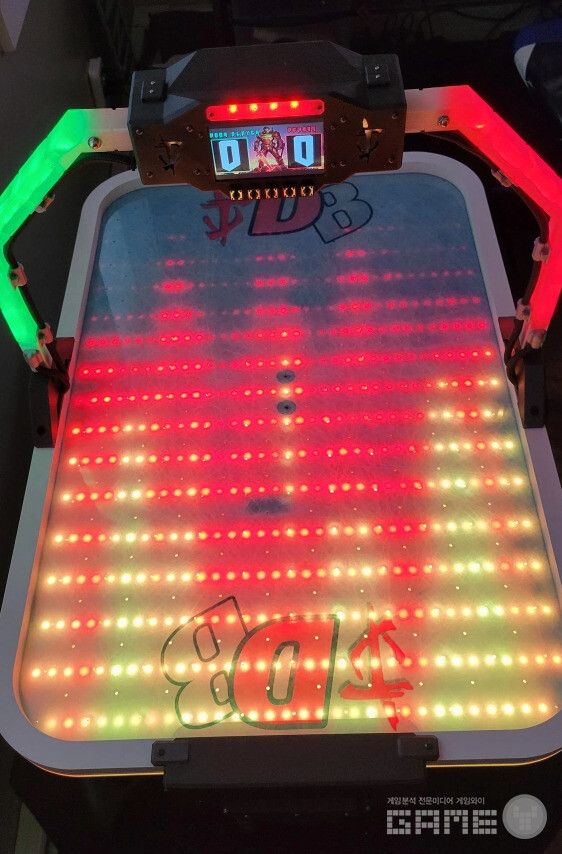 둠 에어하키 테이블 /Downing from Downing's Basement