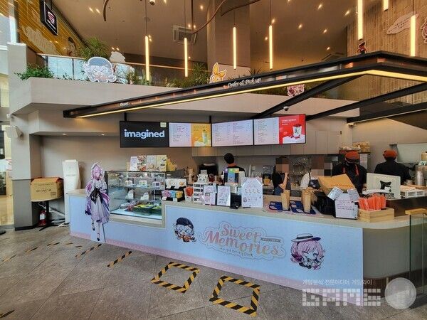 교대 매장은 5월 1일까지 운영하니, 붕괴 3rd의 팬이라면 천천히 방문해보는 것을 추천한다 / 게임와이 촬영