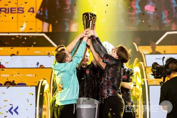 PGS4 우승팀 트위스티드 마인즈 / 크래프톤