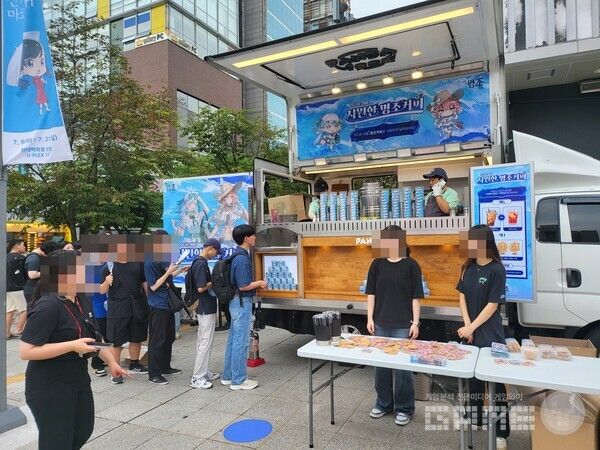 지상에서는 명조 커피트럭을 만나볼 수 있다&nbsp;/ 게임와이 촬영