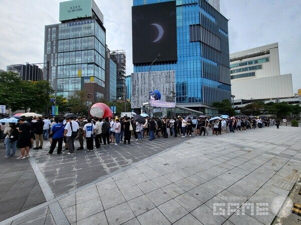 아침 9시 30분의 대기열의 모습 / 게임와이 촬영