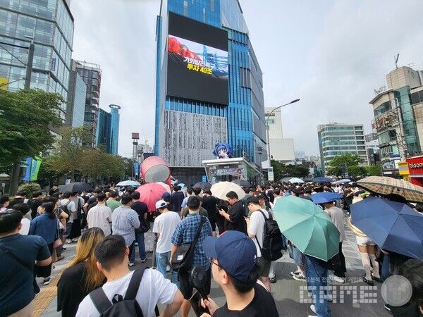 이른 시간임에도 엄청나게 많은 이용자들이 방문했다. 추정 인원은 약 1,000명 이상&nbsp;/ 게임와이 촬영
