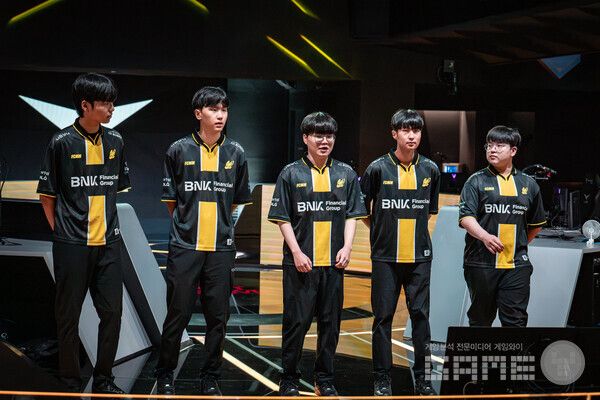 2024 LCK 서머 5주 차에서 2승을 추가하며 플레이오프 진출 희망을 살린 BNK 피어엑스 / LCK