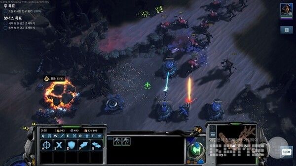 오른쪽에서도 적의 공격이 시작된다