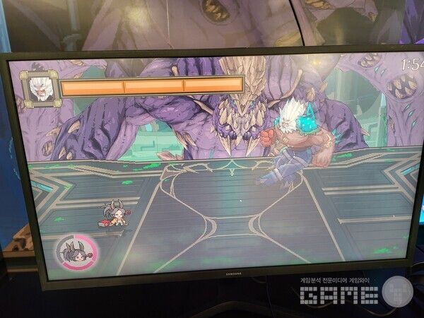 적의 공격을 피해서 되돌려주는 간단한 방식의 미니게임&nbsp;/ 게임와이 촬영