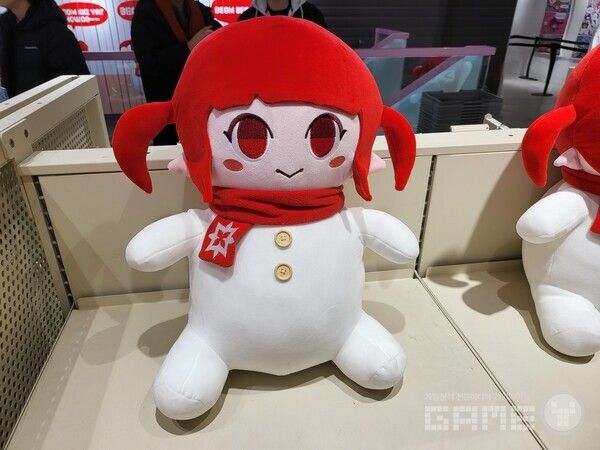 당연히 스노우메이지 관련 굿즈도 준비되어 있다&nbsp;/ 게임와이 촬영