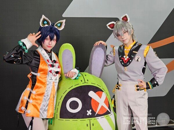 벨과 와이즈의 코스어도 포토존에서 만나볼 수 있었다 / 게임와이 촬영&nbsp;