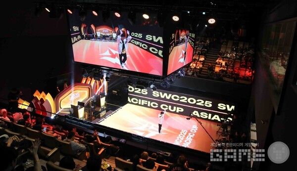 컴투스의 글로벌 e스포츠 대회 ‘서머너즈 워 월드 아레나 챔피언십 2025(이하 SWC2025)’ 아시아퍼시픽 컵이 18일 부산이스포츠아레나에서 막을 올렸다. 