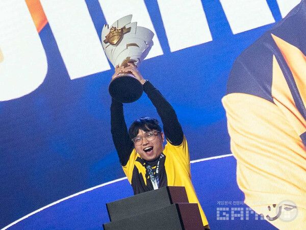 아시아퍼시픽 컵 1위 PU는 8강 2라운드부터 레스트(LEST)·판다릭3(PANDALIK3)·락사즈(RAXXAZ)를 차례로 격파하며 월드 챔피언에 등극했다.