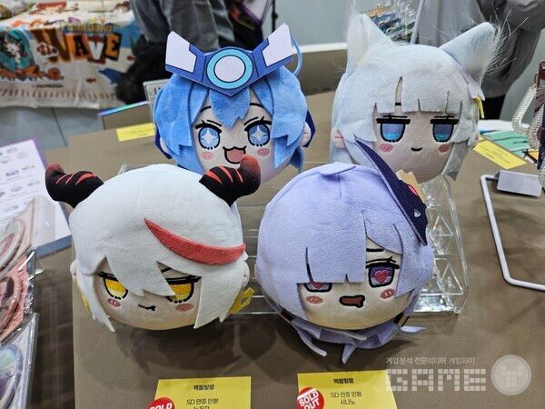 수상할 정도로 매 행사마다 품절이 빠르게 나는 벽람항로 굿즈 / 게임와이 촬영