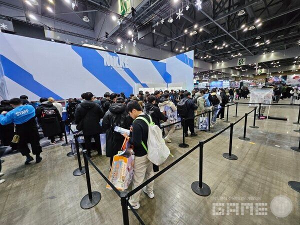 AGF 2025에 맞춰 출시된 새로운 굿즈도 만나볼 수 있다&nbsp;/ 게임와이 촬영&nbsp;