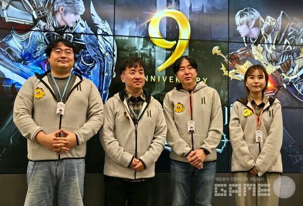 (왼쪽부터) '리니지2 레볼루션' 고영민 기획팀장, 전태현 개발실장, 심원보 사업본부장, 김은주 PM / 게임와이 촬영
