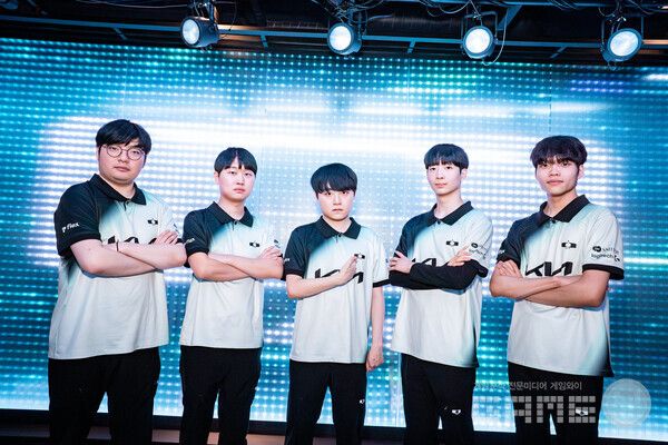 2025 LCK컵 그룹 대항전에서 5전 전승을 차지한 디플러스 기아 / LCK