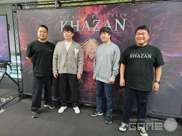 쉬움 난이도에 설명하는 개발진. 좌측부터 이규철 AD, 윤명진 대표, 이준호 CD, 박인호 TD / 게임와이 촬영