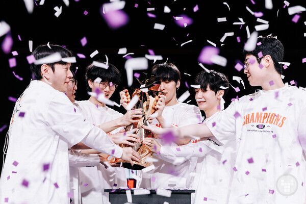 퍼스트 스탠드 초대 챔피언에 등극한 한화생명e스포츠 /라이엇게임즈