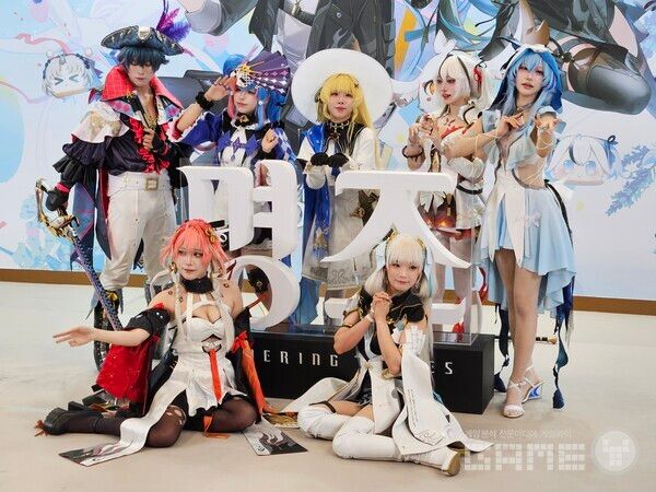 대규모 행사인만큼 명조 코스어들도 대거 방문했다&nbsp;/ 게임와이 촬영