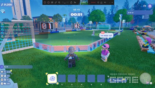 ▲이 사람은 NPC일까? 이용자일까? 마우스 왼쪽 버튼은 항상 ‘공격 ‘버튼이었지만, 여기서는 ‘하이’하고 손을 흔드는 버튼이다.&nbsp;레고 포트나이트 브릭라이프 /게임와이 촬영