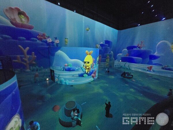 로스트아크 미디어아트 전시회 '빛의 여정' 현장 / 게임와이 촬영