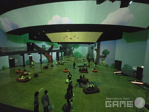 로스트아크 미디어아트 전시회 '빛의 여정' 현장 / 게임와이 촬영