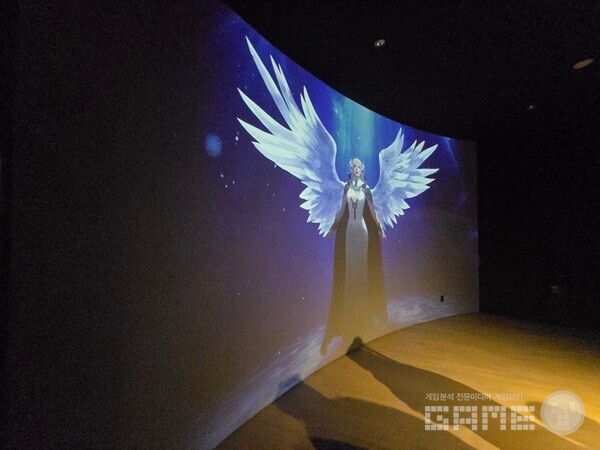 로스트아크 미디어아트 전시회 '빛의 여정' 현장 / 게임와이 촬영