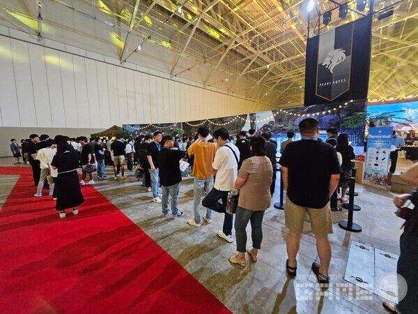 체험형 프로그램의 대기열. 스탬프를 찍으면 다양한 경품을 뽑을 수 있다&nbsp;/ 게임와이 촬영