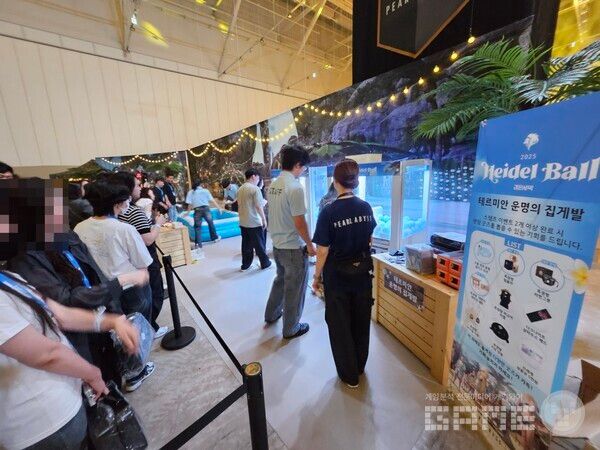 검은사막 굿즈 외에도 다양한 상품이 준비되어 있다&nbsp;/ 게임와이 촬영