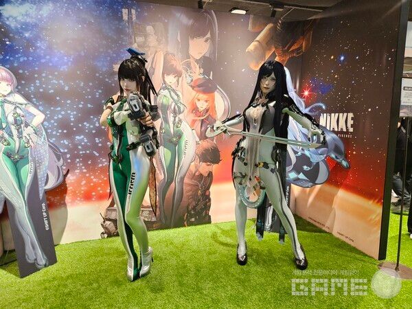 스텔라 블레이드의 코스어도 현장에서 만나볼 수 있었다&nbsp;/ 게임와이 촬영