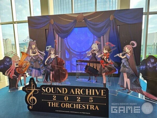 공연장 입구에 마련된 포토존. 공연 시작 전에 추억을 남기기 위해 사진을 찍는 사람들이 많았다 / 게임와이 촬영