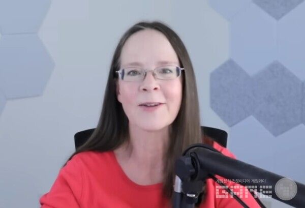 엑스박스 창립 멤버 중 한 명이자 마이크로소프트 게임 스튜디오의 전임 프로듀서였던 로라 프라이어
