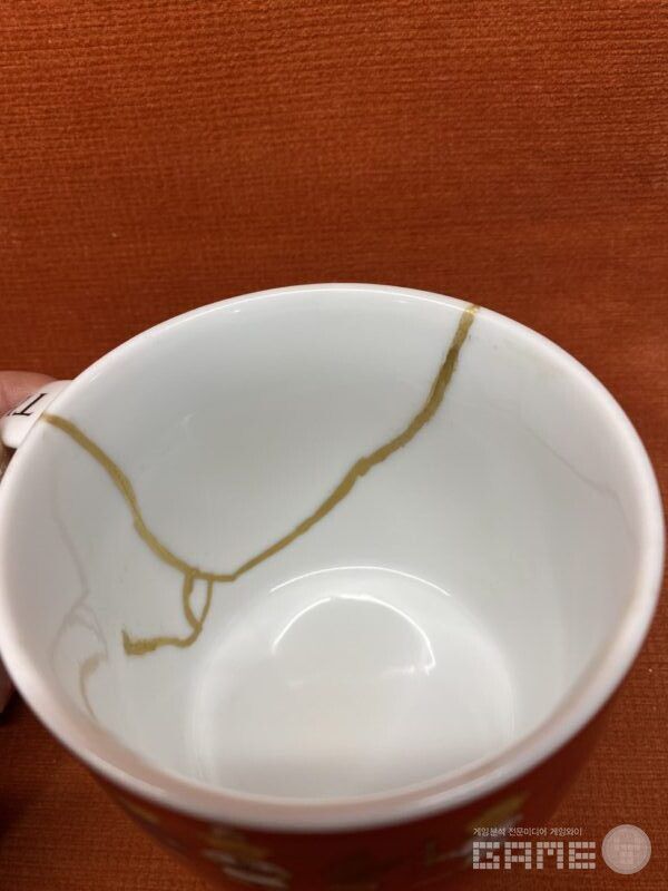 킨츠기의 핵심은 와비사비(훌륭한 상태에 대한 열등한 상태를 뜻하는 말로, 불완전함의 미학) 정신에 있다.&nbsp; /hoshuya.com