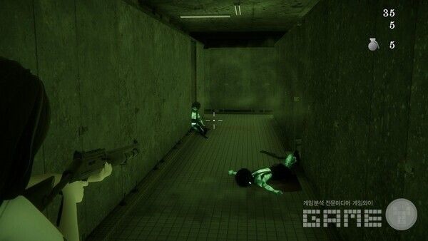 공중 화장실에서의 총격전