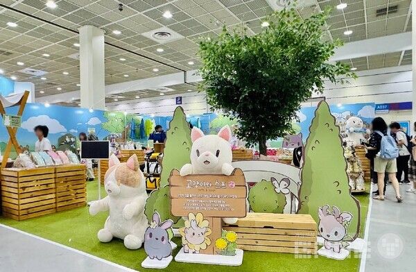 &nbsp;‘고양이와 스프 X 클럽디 오아시스’ 굿즈샵 /네오위즈