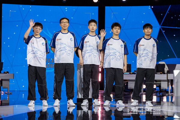 EWC 크로스파이어 2일차_중국팀 빅매치 우승팀 에볼루션 파워 게이밍