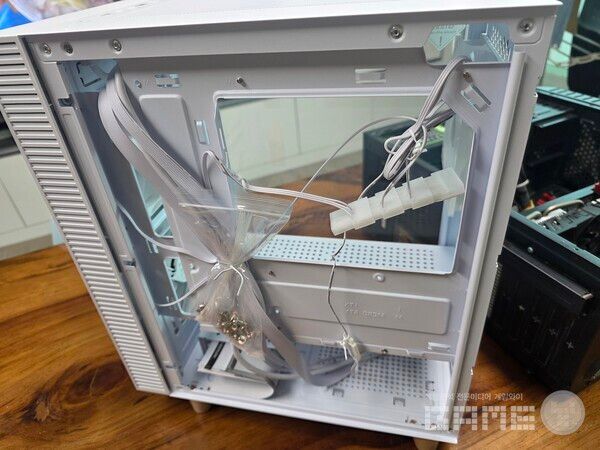 한미마이크로닉스 WIZMAX 우퍼 딥톤 케이스 /게임와이 촬영